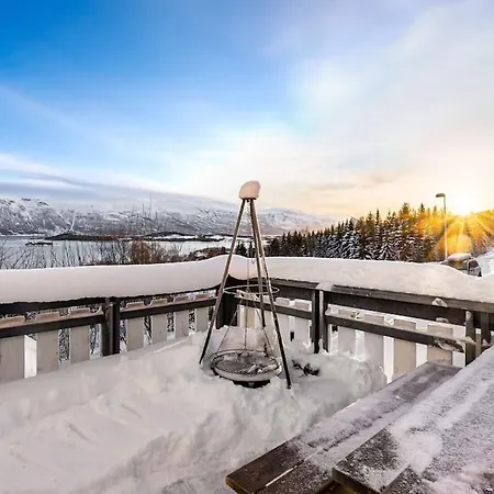 Main Floor In The Lyngen Alps, Whole House Rentable Lyngseidet