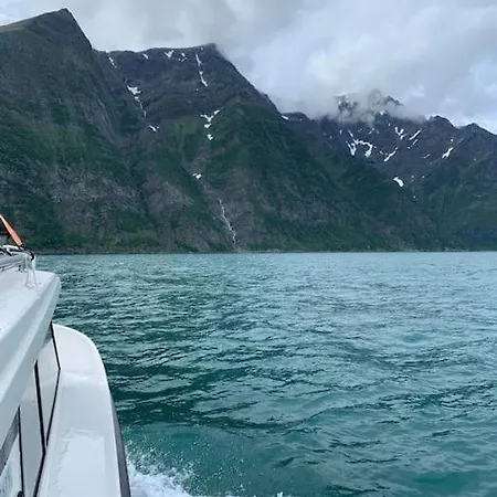 شقة Main Floor In The Lyngen Alps, Whole House Rentable Lyngseidet