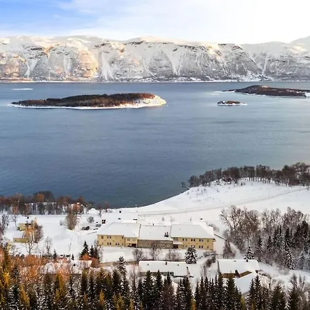 Main Floor In The Lyngen Alps, Whole House Rentable Lyngseidet