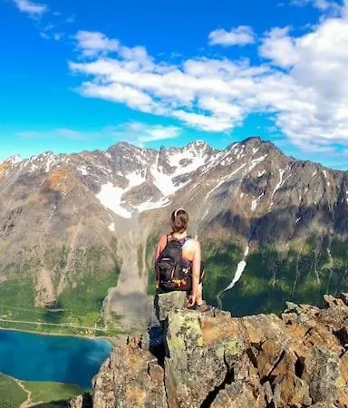 Main Floor In The Lyngen Alps, Whole House Rentable Apartment *