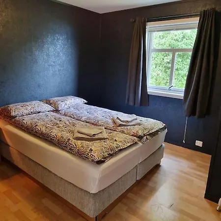 Main Floor In The Lyngen Alps, Whole House Rentable Apartment *