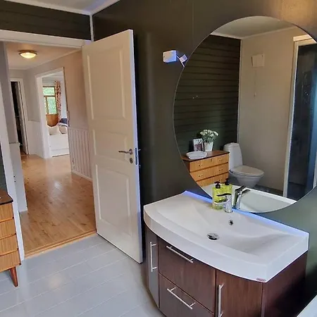 Main Floor, Lyngen Alps, Sauna Included Apartman