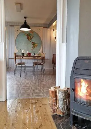 Main Floor In The Lyngen Alps, Whole House Rentable Apartment *