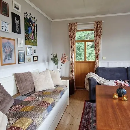 Apartment Main Floor In The Lyngen Alps, Whole House Rentable