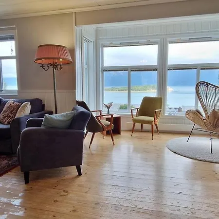 Apartment Main Floor In The Lyngen Alps, Whole House Rentable *