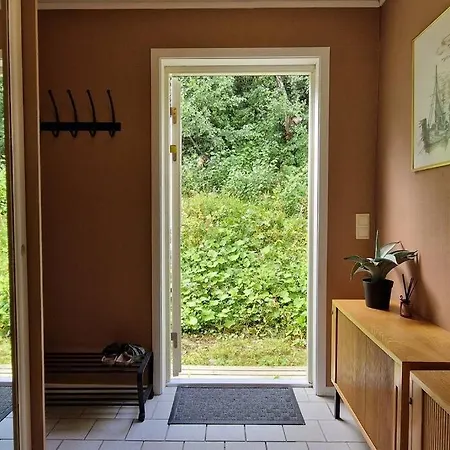 Apartment Main Floor In The Lyngen Alps, Whole House Rentable Lyngseidet