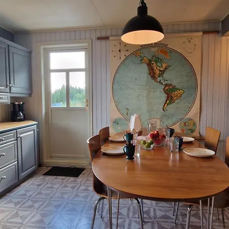 Apartment Main Floor In The Lyngen Alps, Whole House Rentable Lyngseidet