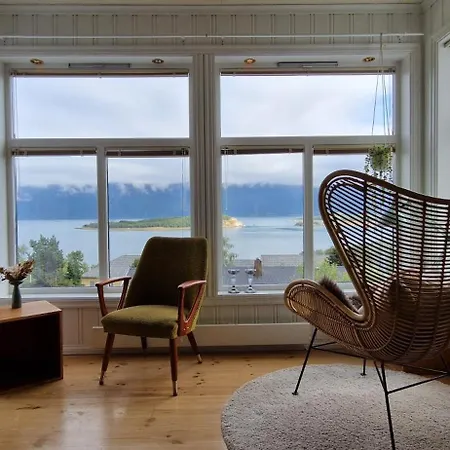 Apartment Main Floor In The Lyngen Alps, Whole House Rentable *