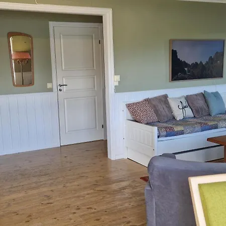 Main Floor, Lyngen Alps, Sauna Included * Lyngseidet