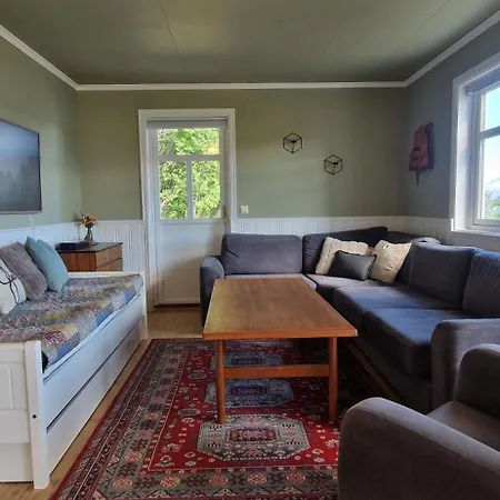 Main Floor, Lyngen Alps, Sauna Included * Lyngseidet