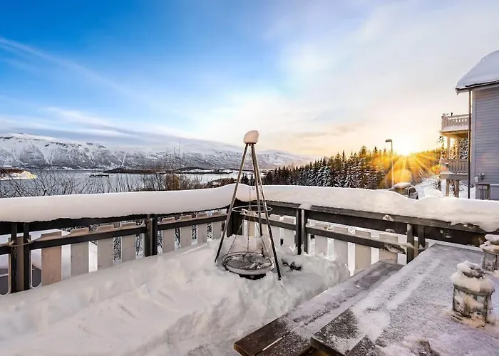 Main Floor In The Lyngen Alps, Whole House Rentable Lyngseidet