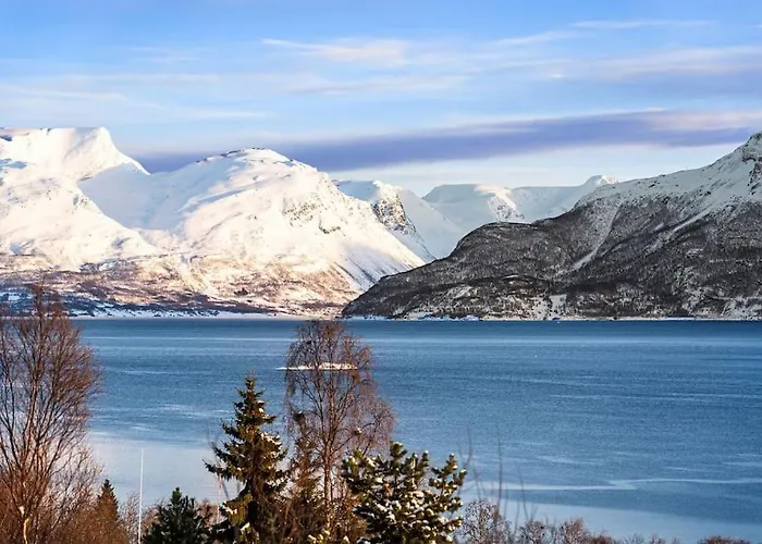 Main Floor In The Lyngen Alps, Whole House Rentable Lyngseidet