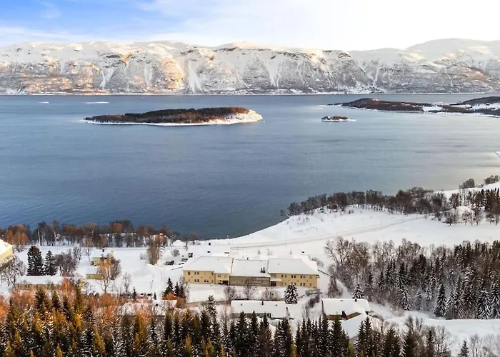 Main Floor In The Lyngen Alps, Whole House Rentable Lyngseidet