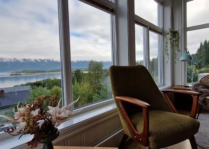 Main Floor In The Lyngen Alps, Whole House Rentable Apartmán *