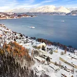 Main Floor In The Lyngen Alps, Whole House Rentable Apartmán Lyngseidet