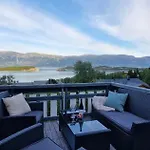 Apartmán Main Floor In The Lyngen Alps, Whole House Rentable Lyngseidet