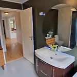 Main Floor In The Lyngen Alps, Whole House Rentable Apartmán